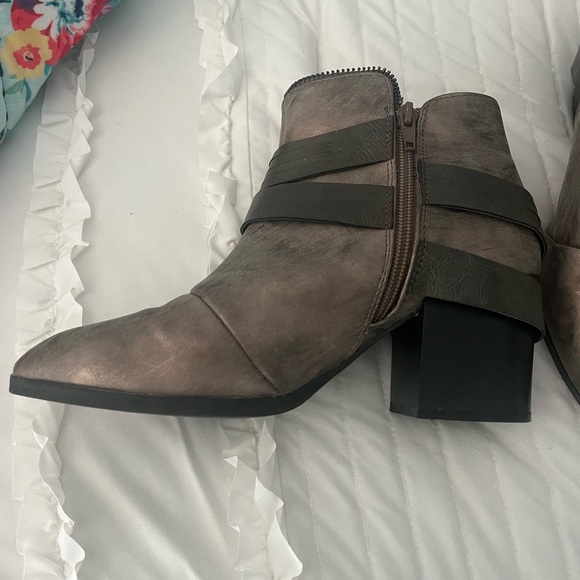 Qupid silver double buckle booties - Picture 2 of 7